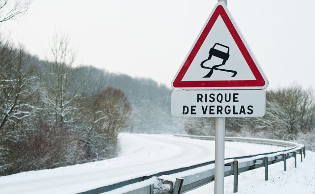 Conduire en hiver : astuces pour éviter de glisser